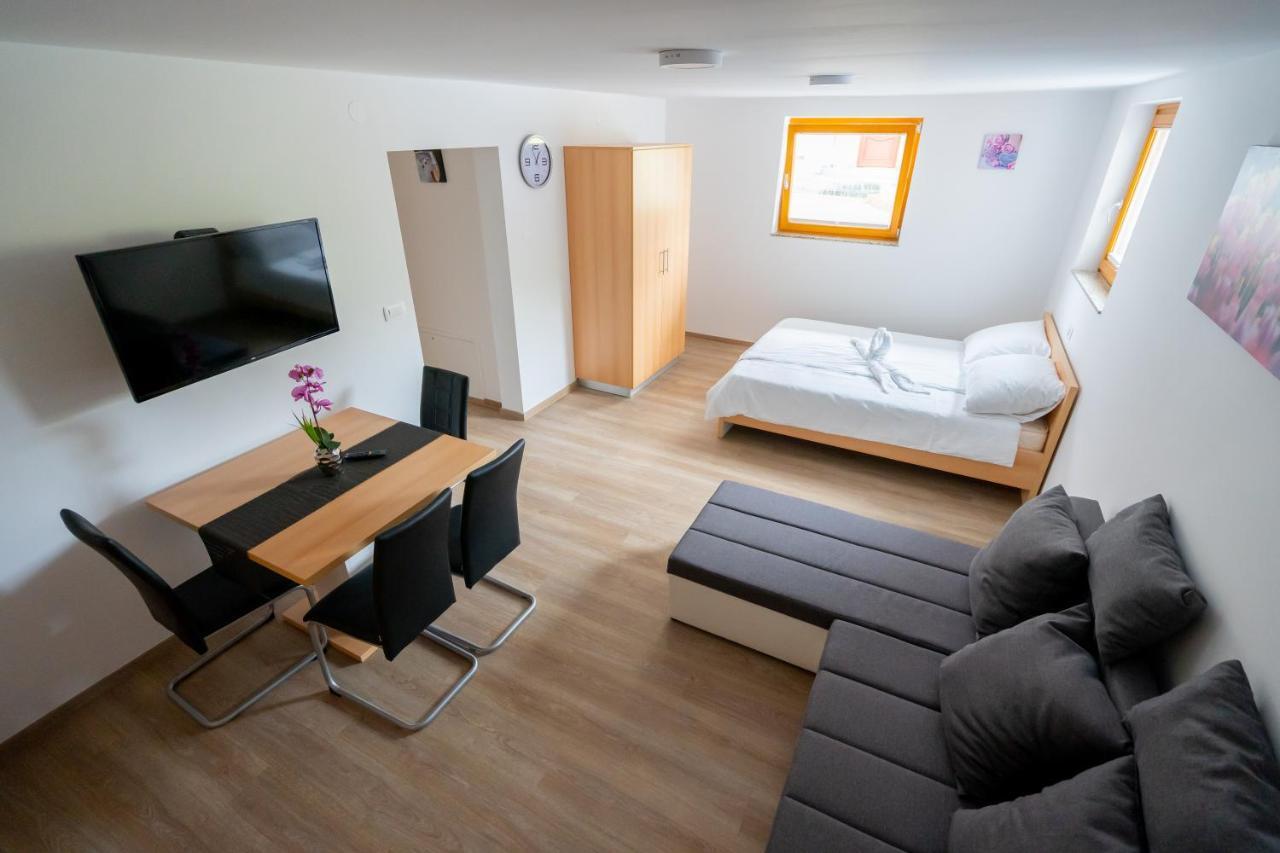 Pjagodic Apartments & Wellness Cerklje na Gorenjskem Exteriör bild